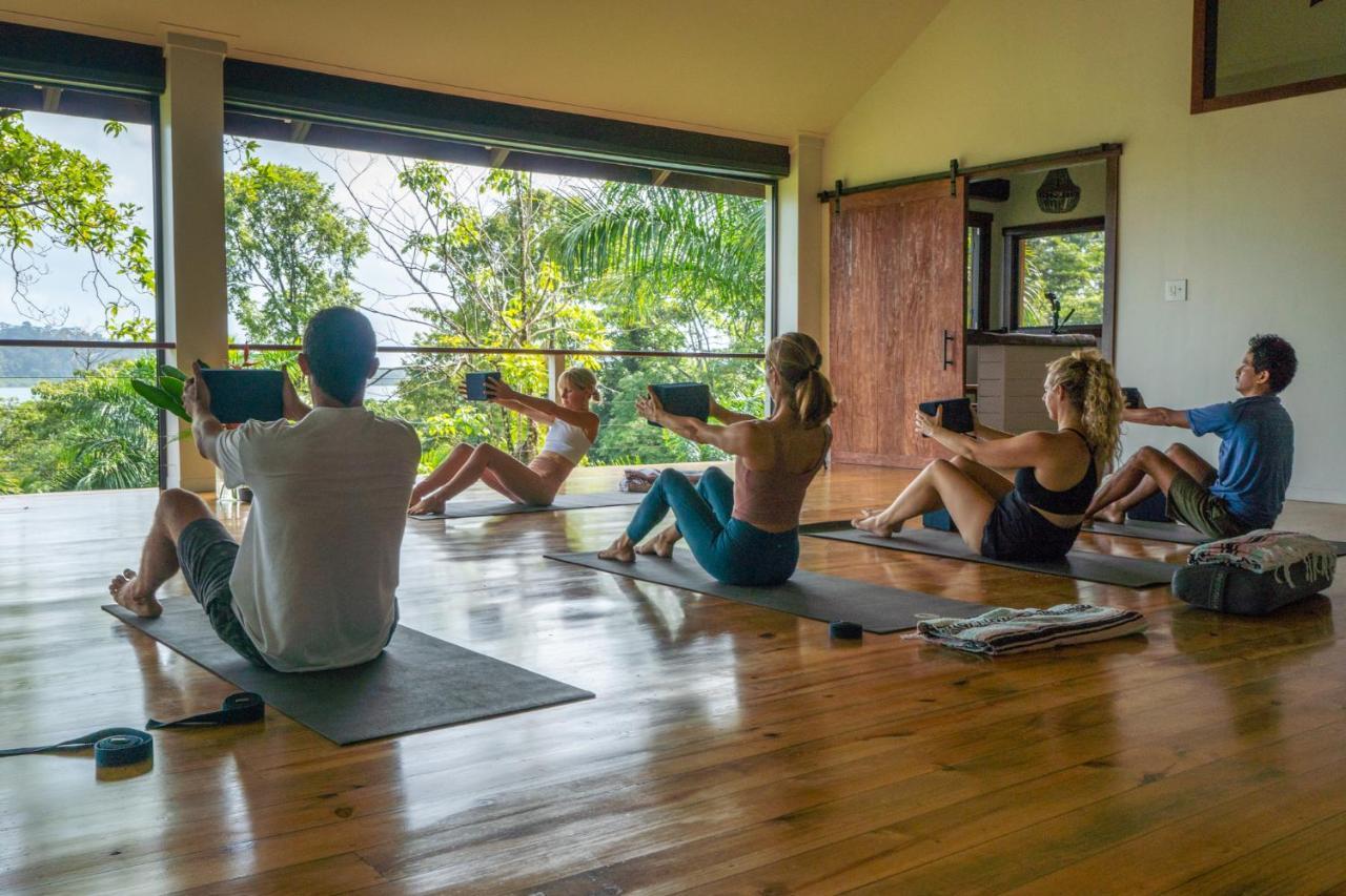 Roam Yoga & Wellness Lodge Bocas del Toro Esterno foto