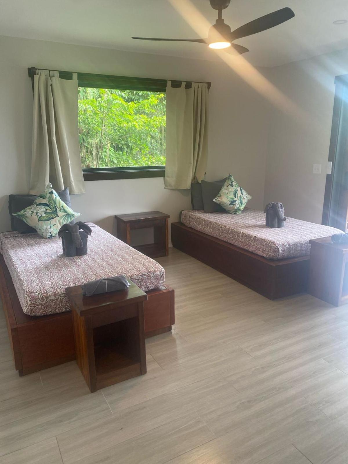 Roam Yoga & Wellness Lodge Bocas del Toro Esterno foto